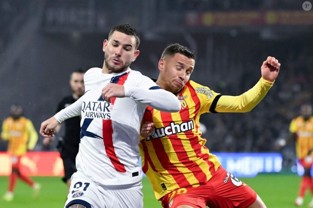 Photo&nbsp;: Lucas Hernandez lors du match entre le RC Lens et le Paris ...