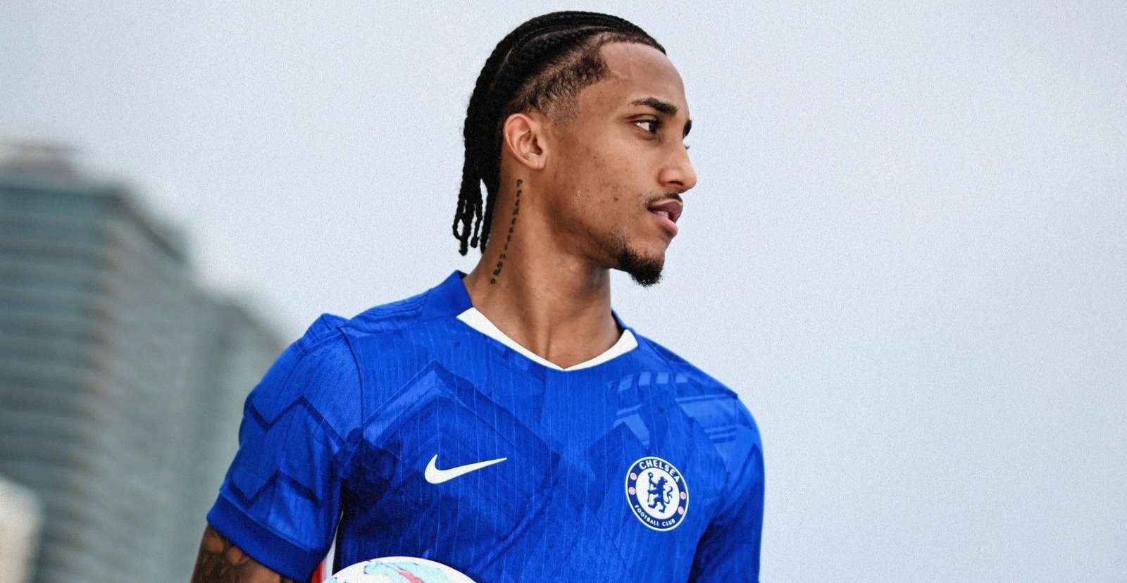 VIDEO: Joao Pedro straight into the action! Chelsea's new £60m man ...