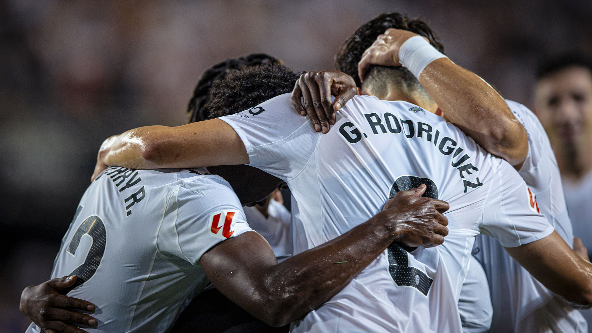 MATCH REPORT | Valencia CF beat FC Barcelona 3-1 - Valencia CF
