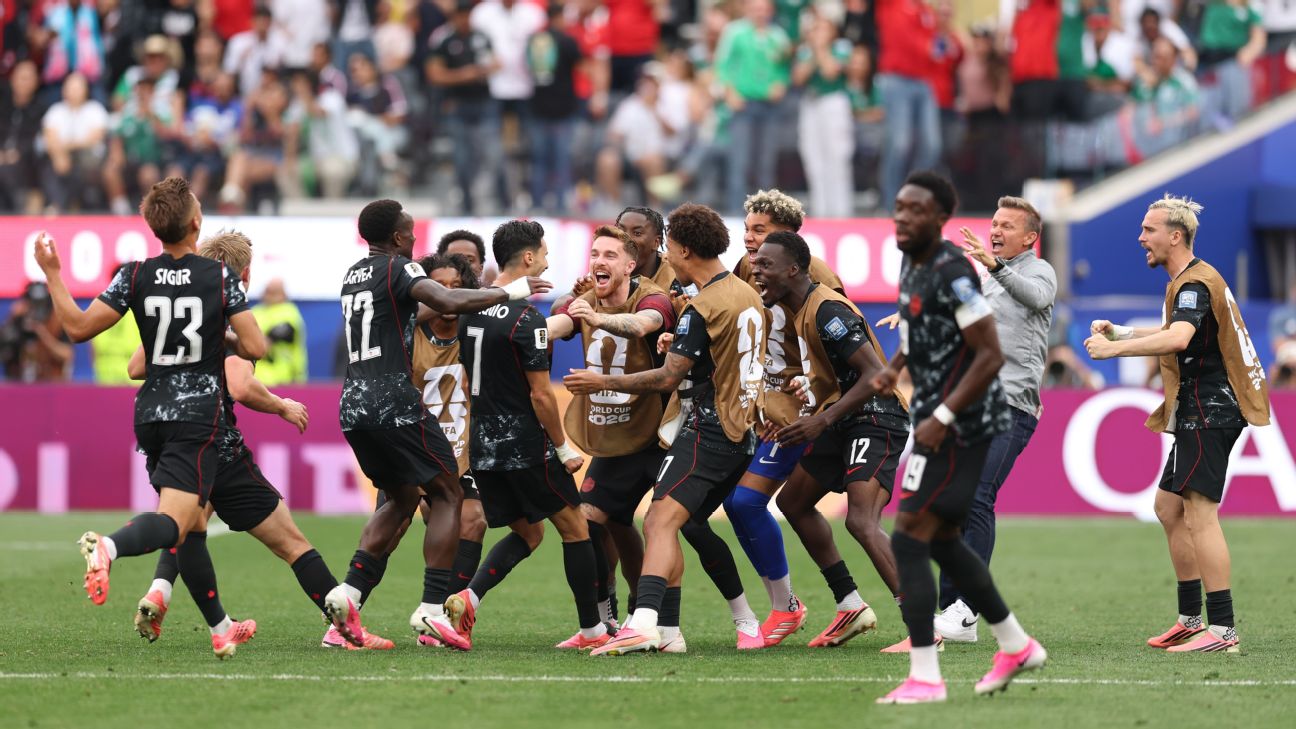 World Cup 2026: South Africa 0-1 Canada - Stephen Eustaquio scores stoppage-time winner to book co-hosts' place in last 16