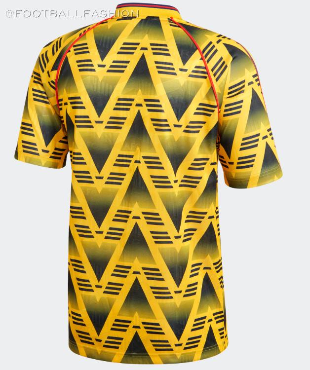 The full Arsenal bruised banana away kit from the early 1990s