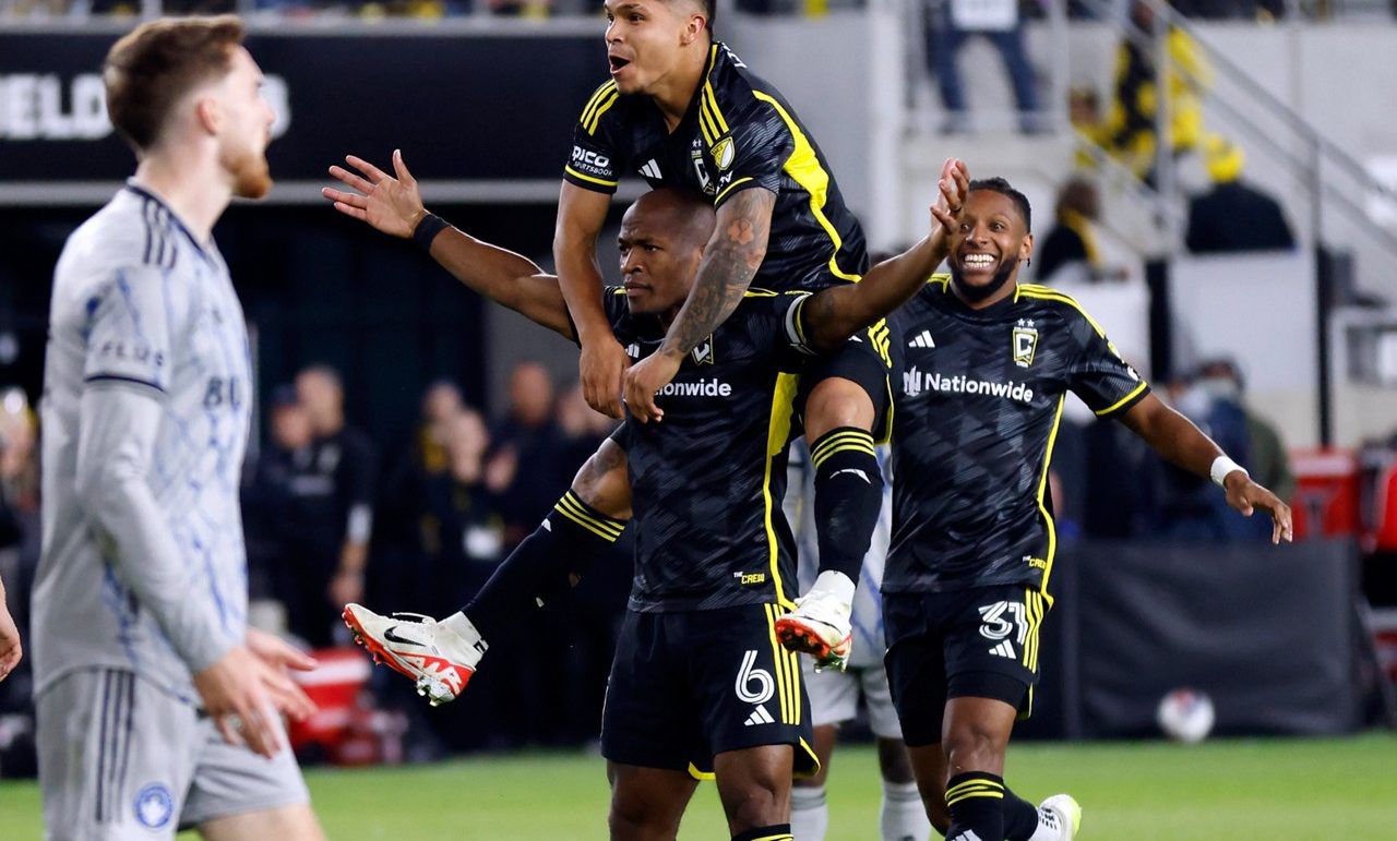 Crew beat Sporting KC 4-0