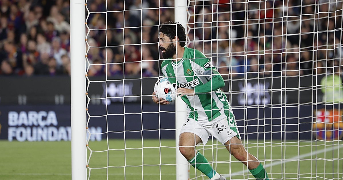 Match action from Valencia vs Real Betis