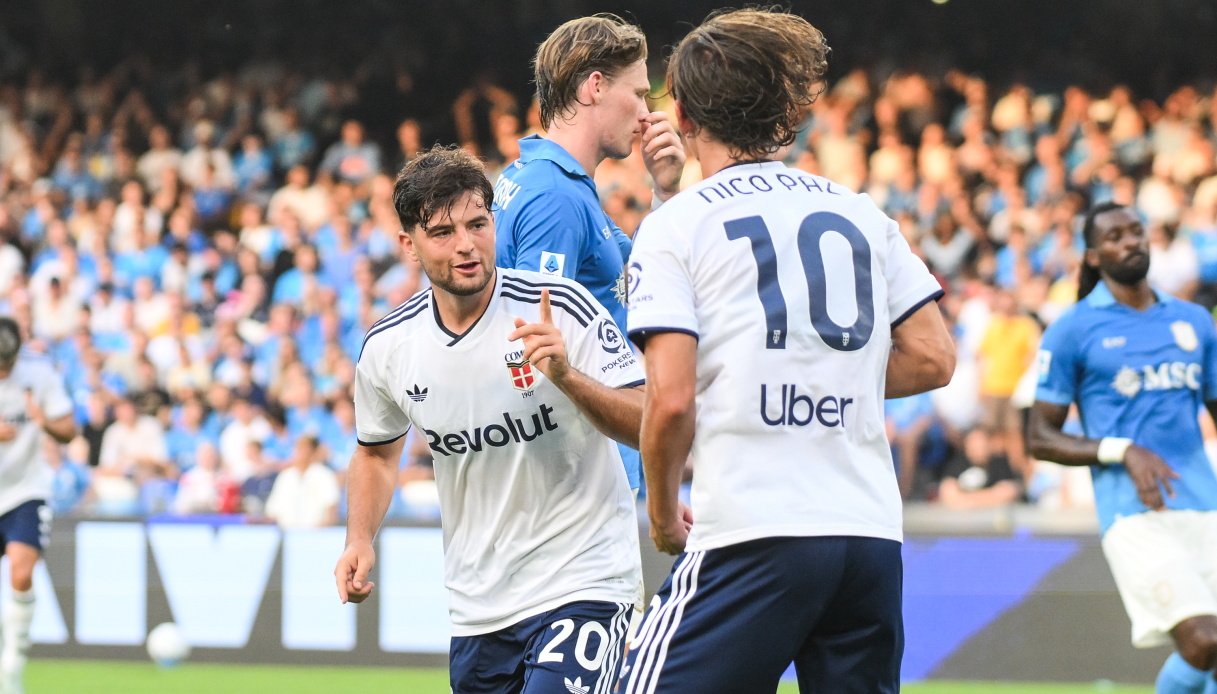 Como in action against Napoli