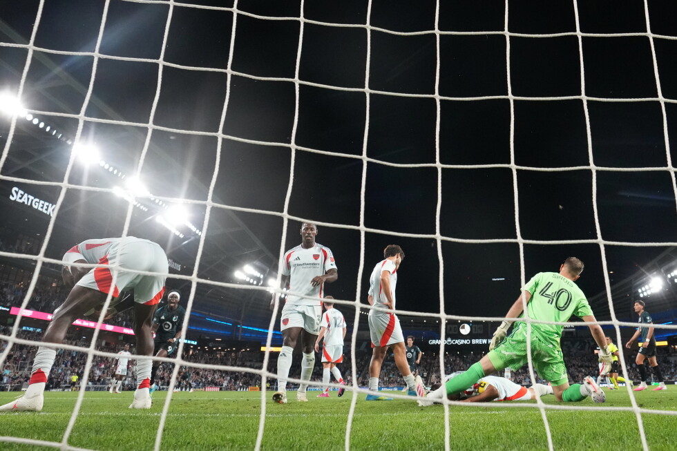 FC Dallas players in the goalmouth at Allianz Field